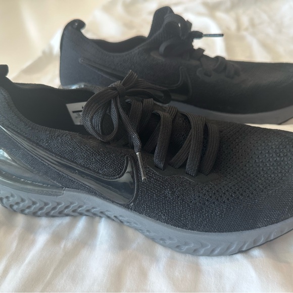 Nike epic react. Men’s running shoes - size 10. Lightly used. - Picture 3 of 12